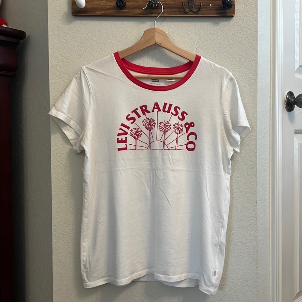 Retro Levi Strauss Tee ✨ Red and White - M